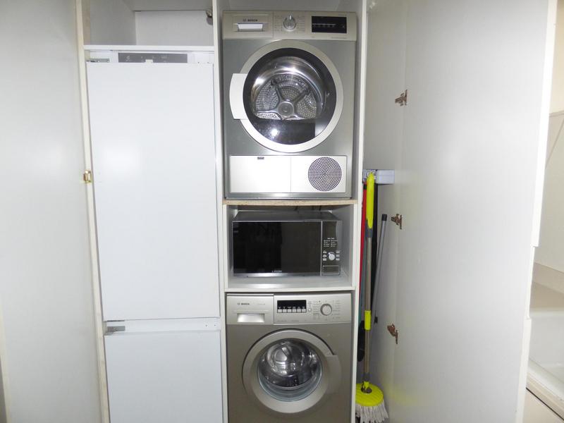To Let 1 Bedroom Property for Rent in Mouille Point Western Cape